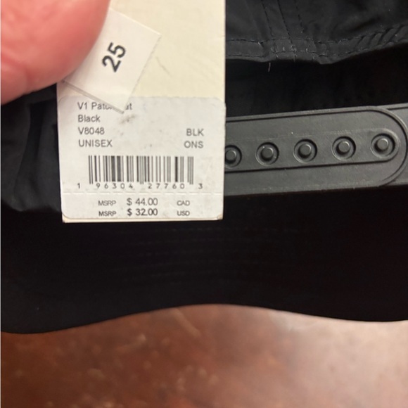 Vuori adjustable SnapBack black mens hat BNWT designer cotton polyester - Picture 5 of 5